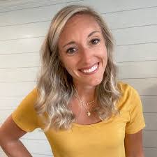 Renee Pugh's Instagram, Twitter & Facebook