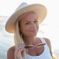 Nicole Herz's Instagram, Twitter & Facebook