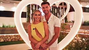 That these evenings are intense given the quiet of the secluded majorcan villa and are something of an endurance session for the cast and producers. Rortjhby0u8fnm