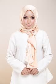 Tampil kemas dan sopan dengan fesyen tudung labuh yang kemas dan tudung bawal labuh juga tidak terkecuali, walaupun macam macam koleksi sudah ada di pasaran. Mypapillon Sdn Bhd 1325111 A Mypapillon Hijab Papillon Trademark Reg No 2018067624 Jenama Tudung Sarung Popular Tudung Raya 2021 Tudung Sauk Popular Popular Tudung Malaysia