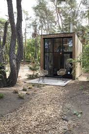 10 Cabanes Et Tiny Houses Pour Retrouver Son Ame D Enfant Maison Prefabriquee Bois Petite Maison Bois Et Maison Bois