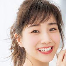 田中みな実さんの美の秘訣 愛用品を使ったメイク法からパーツ別美容法まで徹底解説 美的 com 美髪 プロムヘア 顔 シミ 消す