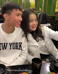 Văn hậu, xuân trường, minh vương, công phượng, hồ tấn tài, lê văn xuân, hoàng đức, đức huy, đức chinh, việt anh, văn toản (gk). Vá»«a Yeu Xa VÄƒn Háº­u Va Báº¡n Gai Ä'a Xoa Háº¿t áº£nh Ä'oi Tren Trang Ca Nhan