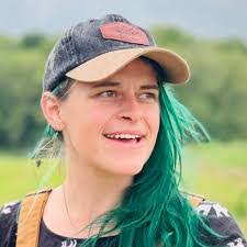 Laura Biltz's Instagram, Twitter & Facebook