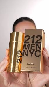 ¿El nuevo perfume 212 Men? 😮💨🌃Carolina Herrera acaba de llevar uno de sus perfumes más icónicos a otro nivel. 212 Men Parfum mantiene esa esencia urbana y elegante que siempre ha caracterizado a la...