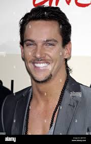 Irish attore Jonathan Rhys-Meyers sorrisi per le telecamere come se arriva  per una conferenza stampa del suo film "L'Amour Caché' al 2007 cinema in  Roma, Italia, 20 ottobre 2007. Il festival del