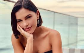 Mariana Rios surge deslumbrante em foto de maiô: "Que espetáculo"