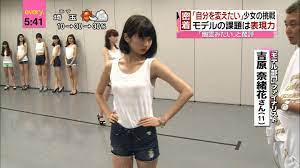 ファッションショーにおっぱい丸出しのモデル！！エロいｗｗｗｗｗｗｗｗ | 素人エロ画像やったる夫
