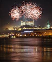 The Best Places To Spend New Year S Eve New Year S Eve Around The World Vacation Trips Travel Around The World