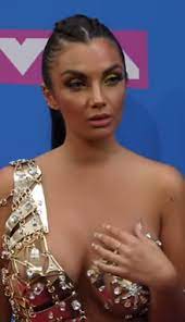 Elettra miura lamborghini (bologna, 17 maggio 1994) è un personaggio televisivo e cantante italiana. Elettra Lamborghini Wikipedia