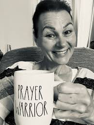 Does anyone have some wardrobe racks I can borrow for next week? Thank you! 