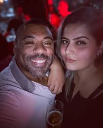 Reel by Manuela Cooper (@maanuelacooper) · May 7, 2022