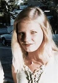 Lucinda Lynn's Instagram, Twitter & Facebook