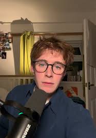 Love actually Hugh Grant may be the best 😏 #hughgrant #impression  #loveactually #british #film #classic #nottinghill #romcom #booktok #foryou  #fyp #fypシ゚ #fypシ゚viral