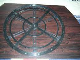 Fabriqué à base du bois, il est revêtu de la mélamine. Plateau Tournant En Bois