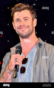 George kirk hi-res stock photography and images