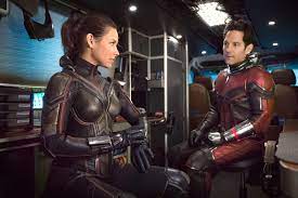 Mais ses réflexions sur les conséquences de ses choix tournent court lorsque hope van dyne et le dr. Ant Man Et La Guepe Critique Avengers Out