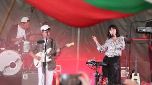 After falling for geez, a heartthrob at school, ann must confront family opposition, heartache, and deception as their romance struggles. Droits D Auteur Le Palmares Des Chansons Les Plus Lucratives En 2017