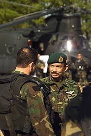 Hassanal bolkiah, also known by his full name, sultan haji hassanal bolkiah mu'izzaddin waddaulah, is the current sultan and prime minister of brunei, which makes him an absolute monarch. Hassanal Bolkiah Wikipedia