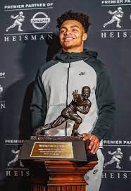 Justin fields is a heavyweight wrestler in the mmwf. Justin Fields Bio Net Worth Current Team Contract Salary Transfer Affair Girlfriend Age Facts Wiki Family Height Weight Nfl Parents Gossip Gist