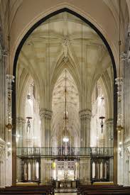 Glaserne Wand In New Yorks St Patricks Cathedral Glas News Produkte Baunetz Wissen Glaswand Dachausstieg Glasfassade