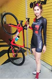 Pin Von Kiroko Mazuko Auf Sweet Bike Women S Fahrradbekleidung Madchen Auf Fahrradern Radfahren Madchen