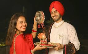 Neha Kakkar Rohanpreet Singh S First Karwa Chauth Together Looks Straight Out Of A Movie Dedicó su niñez a maata rani, fue la cantante reconocida más joven en delhi, conocida por su voz enérgica y carismática de maata ki bhente. neha kakkar rohanpreet singh s first
