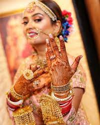 Unique Photoshoot Ideas To Flaunt Your Engagement Ring Wedding Photography Poses Unique Engagement Photography Poses Indian Wedding Photography