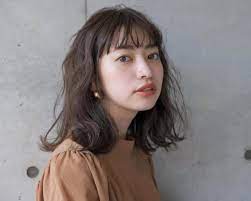 シースルーバングで印象をチェンジ レングス別 抜け感のある前髪スタイル特集 folk 前髪 スタイル ミディアムボブ 髪型