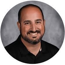 Holly Rouse's Instagram, Twitter & Facebook