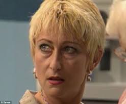 Kate Ritchie hangs up