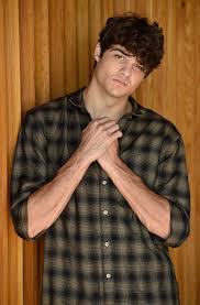 Noah centineo stole our hearts when he played peter kavinsky in the netflix rom com to all the boys i've loved before. With 2 Netflix Rom Coms Noah Centineo Is Having A Moment