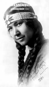 Tsianina Redfeather, a famous Creek/Cherokee singer and performer. Early  1900s. Source
