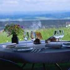 Around the house there are two renowned gastronomic restaurants; Combien Coute Un Repas Chez Michel Bras