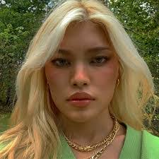 Lydia Kim's Instagram, Twitter & Facebook