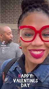 Danielle Clinton's Instagram, Twitter & Facebook