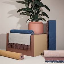 Der kelim teppich ist ein teppich, welcher passend zu den kelim kissen erworben werden kann. Ferm Living Teppich Nomad Dunkelblau Recycled Polyester 60x90cm Lefliving De