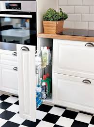 Vart Nya Metod Kok Ikea Magazine Smart Losning Pa Stadprodukter Must Have The Pull Out And Deep Drawers Ikeakok Forvaring Kok Koksdesign