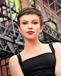 Dawn Hillen's Instagram, Twitter & Facebook