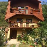Casa particulara cu conditii bune de cazare. Cazare BÄƒile Herculane 43 ProprietÄƒÈ›i RezervÄƒri Necomisionate