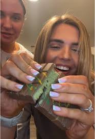 Testing the the real Dubai chocolate bar @Sugar Plum Sweetery, 10/10 from  us 😍😍  #tastetest#tastewithus#dubaichocolate#tasting#tasteit#dubairchocolatebar#yummy#fyp#foryou#foryoupage#addictive  @𝓚𝓪𝓬𝓮𝔂 ...