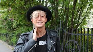 Oljefondssjef nicolai tangen fikk 335 millioner i skattesmell i storbritannia. Politiet Om Paradise Carl Aksel Vi Mener At Han Har Brukt Kjendisstatusen Sin Til A Svindle Unge Mennesker For Millioner