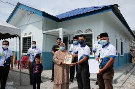 Lahir dan menetap di negeri selangor atau telah bermastautin atau tinggal tetap di negeri selangor tidak kurang dari 3(tiga) tahun. Ibu Tunggal Terima Rumah Lzs Lembaga Zakat Selangor