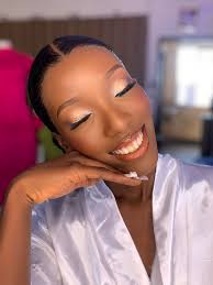 At Bridey Accessories we thrive to deliver quality and affordable items.  Our popular choice are our £10 gift packages. From your flower girls to  your hairdressers🥰