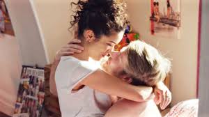 The hookup plan is likable but is by no means something which needs to be seen immediately. Plan Coeur Bande Annonce Vf 2018 Sabrina Ouazani Youtube