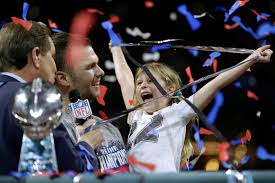 Winning his 6th ring, he's completed the infinity gauntlet and snapped the league into oblivion. Tom Brady Slips On Sixth Ring In Stingy Super Bowl
