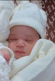 Bobrisky calls out BBNaija star, Khloe Abiri.