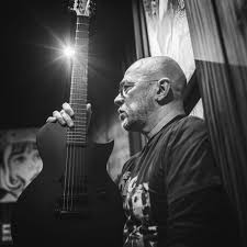 Pascal obispo est fou amoureux de sa femme, la jeune mannequin,. Pascal Obispo Raconte La Fois Ou Il S Est Fait Tirer Dessus En Plein Concert