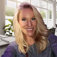 Roxanne Pyle's Instagram, Twitter & Facebook