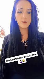 Kelsie Warren's Instagram, Twitter & Facebook